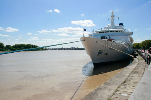 Passagierschiff in Bordeau, Quelle: M. Wölfer